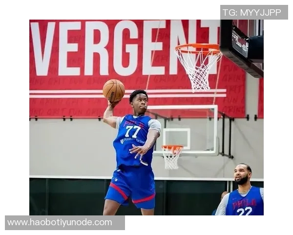 埃奇库姆表现出色次节独得12分全场贡献16分2板3助3断助力球队稳定发挥